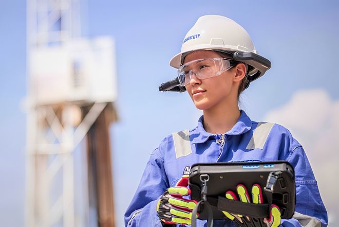 瑞欧威尔 重构轻量AI头戴计算机，为工业场景加载“视觉大脑”